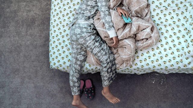 7 Rekomendasi Baju Tidur Wanita yang Adem dan Ringan